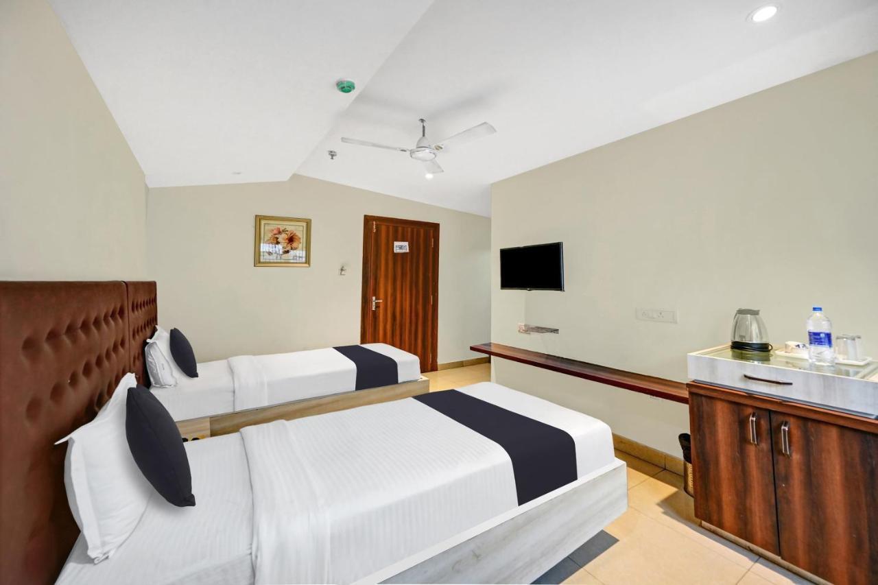 ホテル Townhouse Oak Pentagon Residency ブバネーシュワル エクステリア 写真