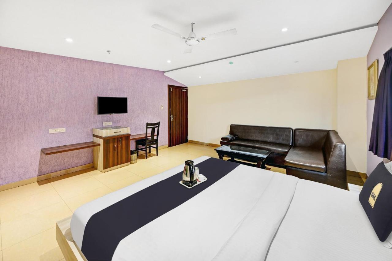 ホテル Townhouse Oak Pentagon Residency ブバネーシュワル エクステリア 写真