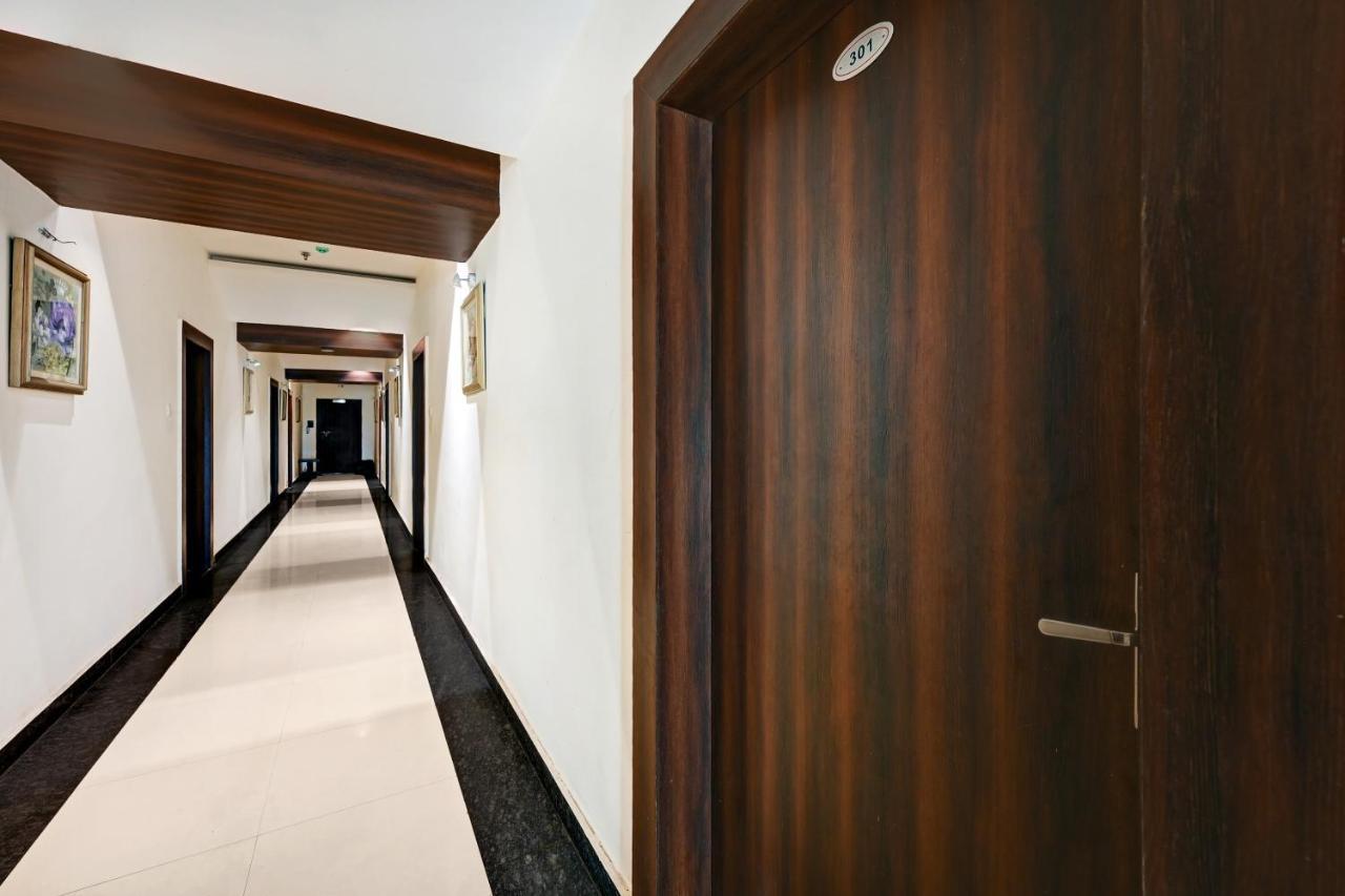ホテル Townhouse Oak Pentagon Residency ブバネーシュワル エクステリア 写真