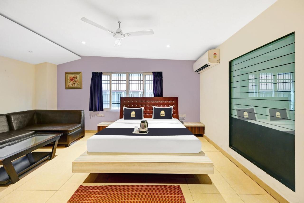 ホテル Townhouse Oak Pentagon Residency ブバネーシュワル エクステリア 写真
