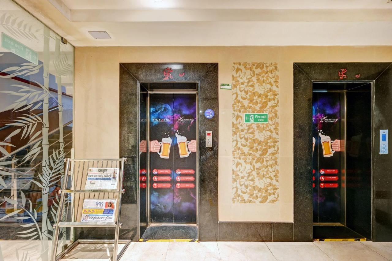 ホテル Townhouse Oak Pentagon Residency ブバネーシュワル エクステリア 写真