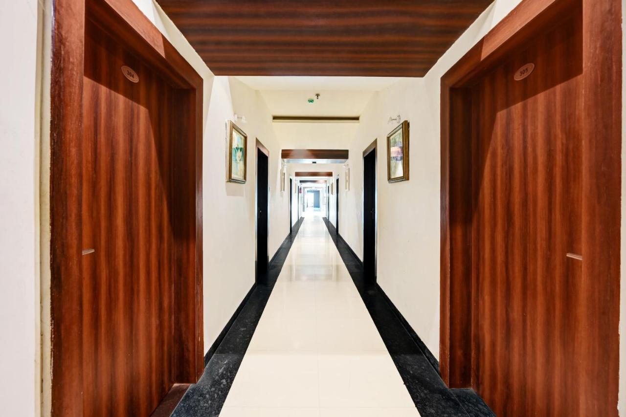 ホテル Townhouse Oak Pentagon Residency ブバネーシュワル エクステリア 写真