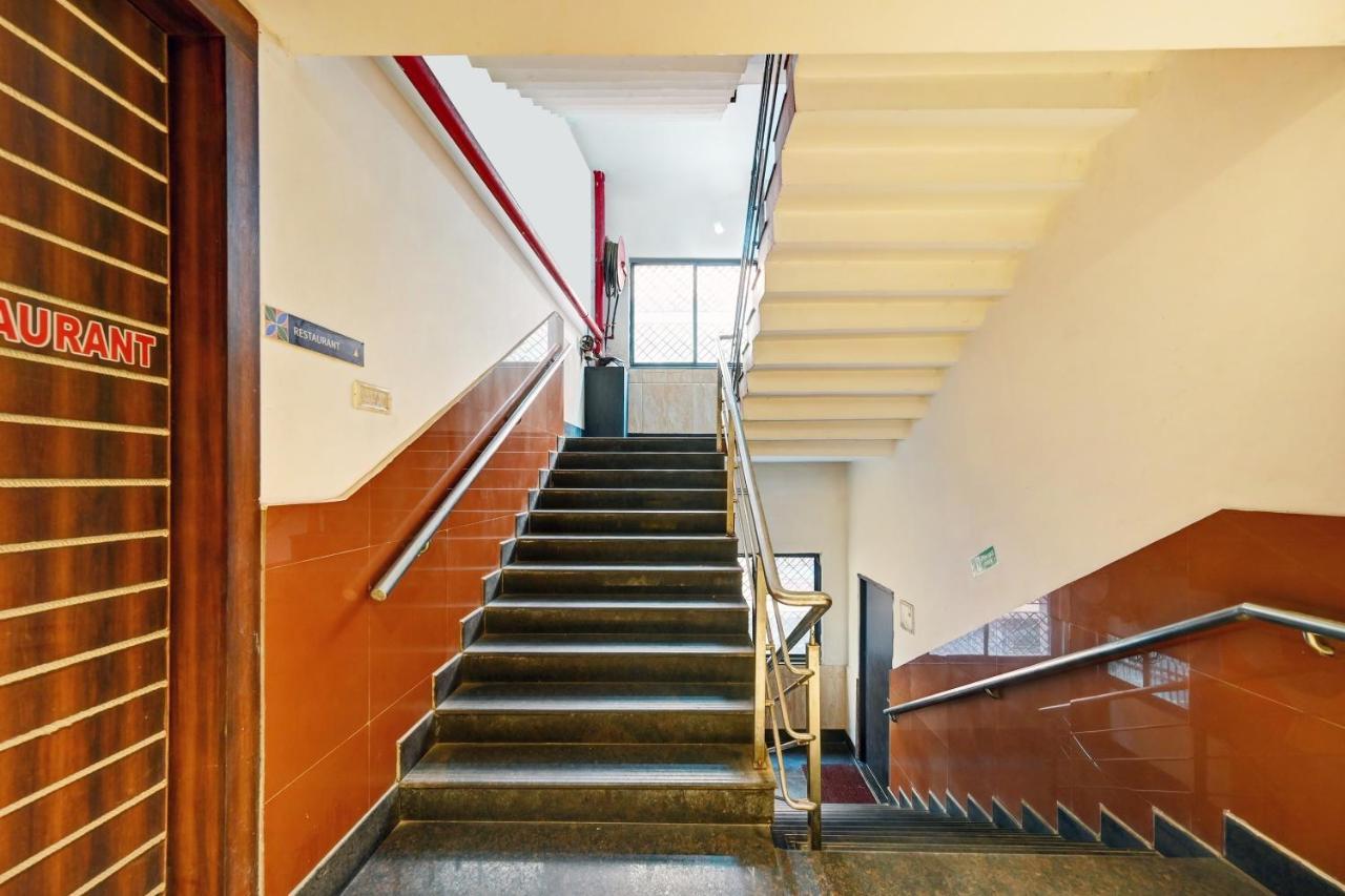 ホテル Townhouse Oak Pentagon Residency ブバネーシュワル エクステリア 写真